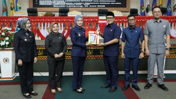 DPRD Provinsi Lampung Gelar Paripurna Dihadiri Wagub Jihan, Bahas Pertanggung Jawaban APBD dan Dua Raperda
