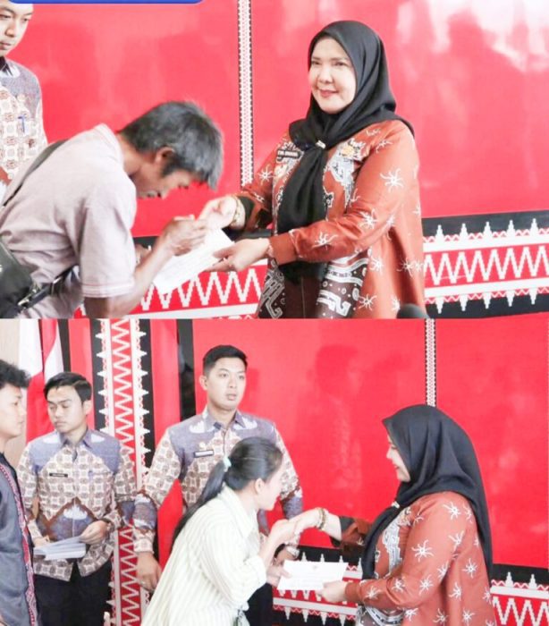 Walikota Bandar Lampung Serahkan Bantuan Kepada Warga Berdampak Kebakaran dan Tanah Longsor