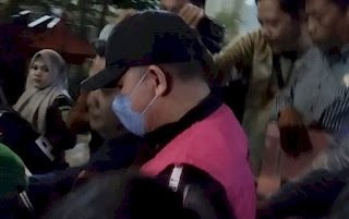 Mantan Bupati Pesawaran Dendi Resmi Jadi Tersangka