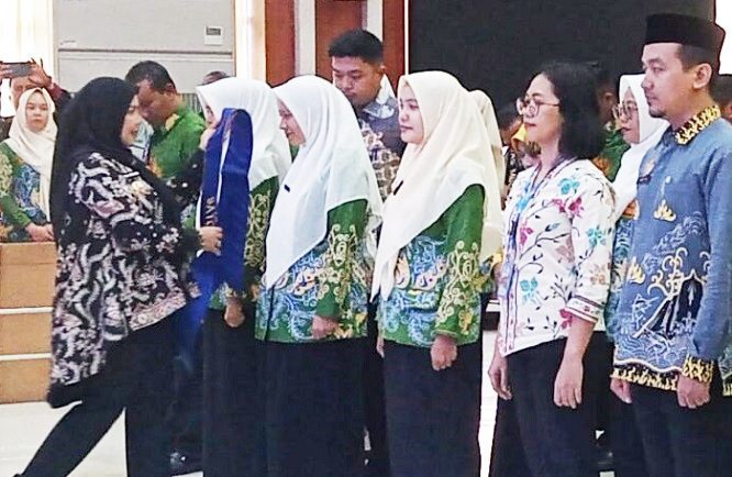 Pastikan Kualitas Makanan, Walikota Bandar Lampung Kukuhkan Satgas MBG