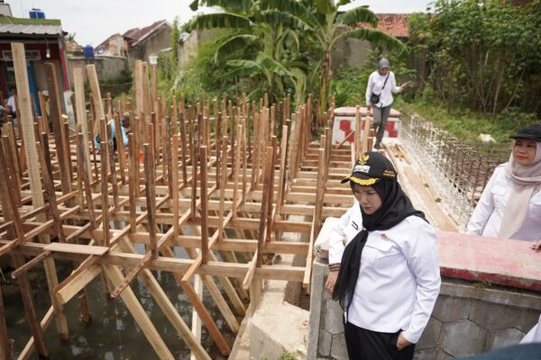 Sesuai Arahan Walikota, Dinas PUPR Bandarlampung Perbaiki Saluran Air, Pemasangan Box Culvert